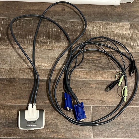 Other Iogear Gcs632u Compact 2port Usb Kvm Switch Poshmark